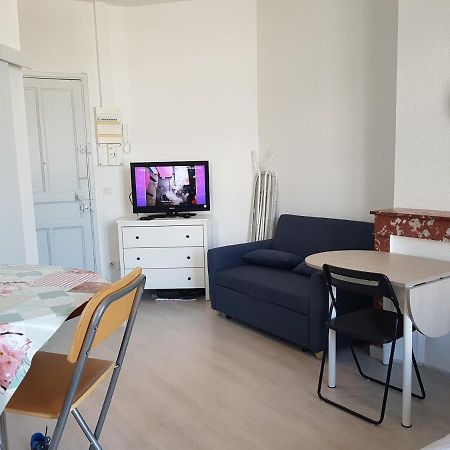 Studio With Sea View For 2 People Тулон Екстер'єр фото