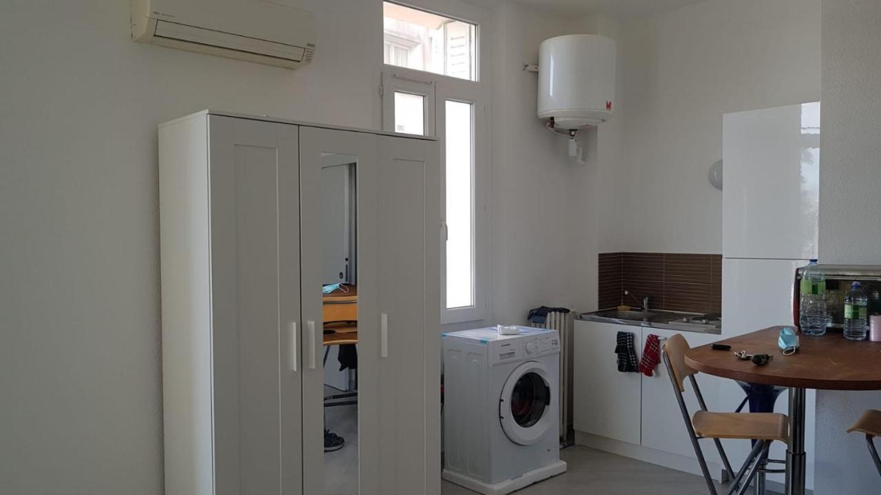 Studio With Sea View For 2 People Тулон Екстер'єр фото
