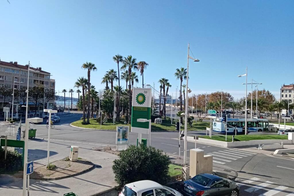 Studio With Sea View For 2 People Тулон Екстер'єр фото