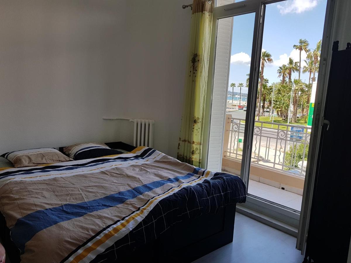 Studio With Sea View For 2 People Тулон Екстер'єр фото