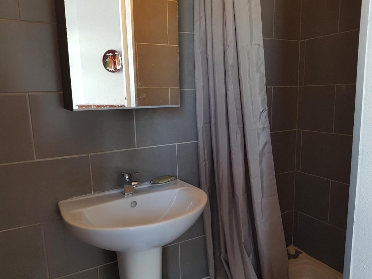 Studio With Sea View For 2 People Тулон Екстер'єр фото