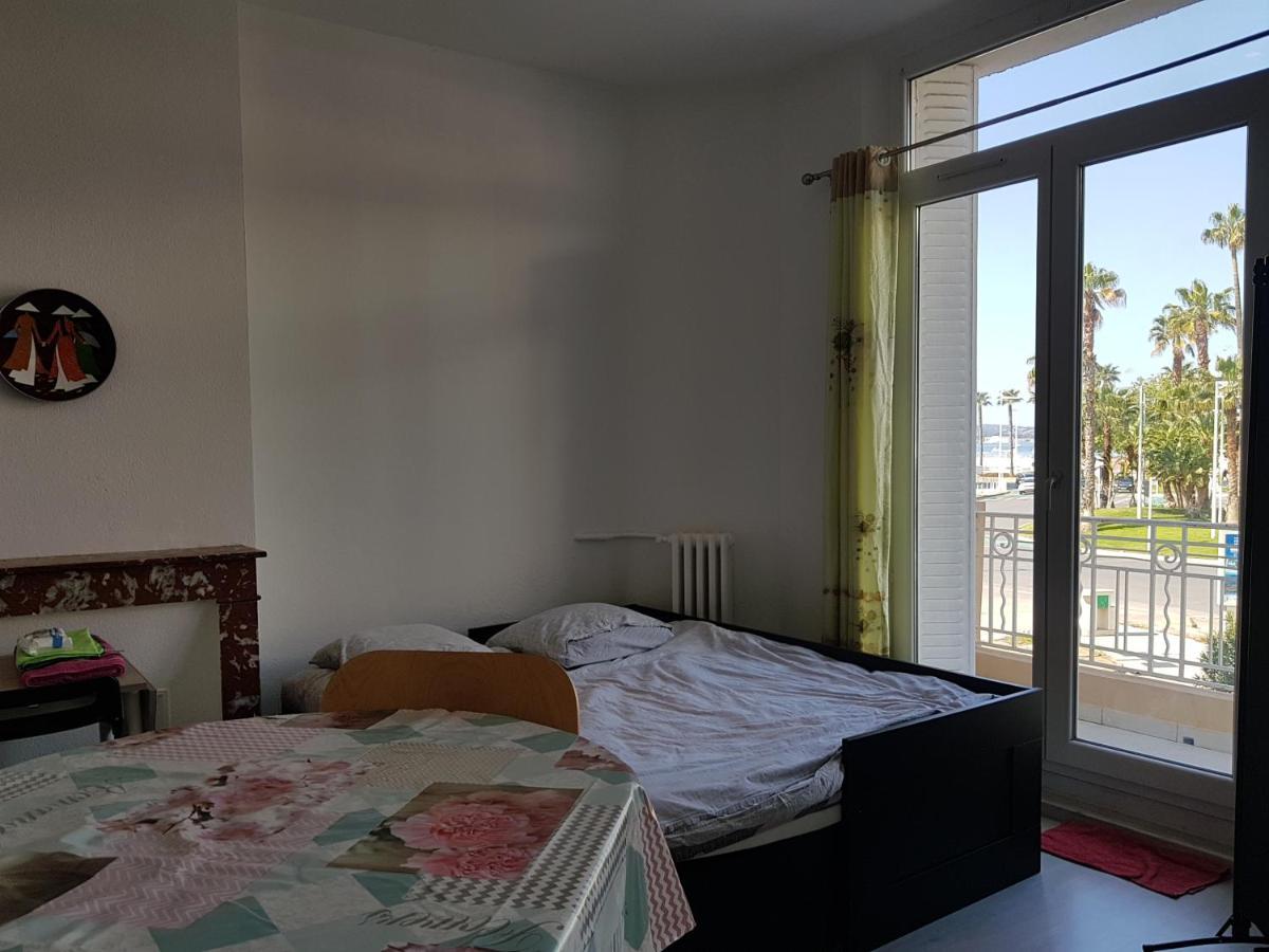 Studio With Sea View For 2 People Тулон Екстер'єр фото